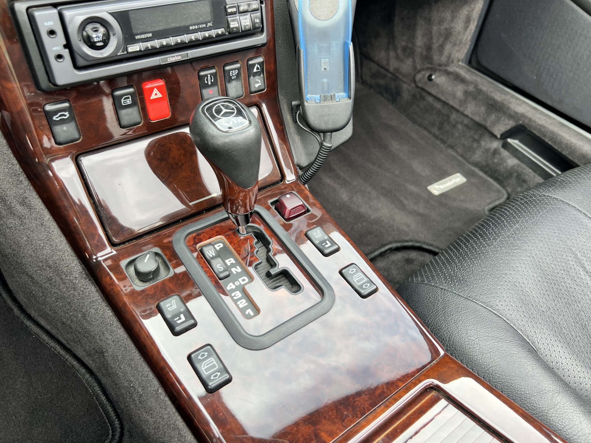 38241204-14.jpg