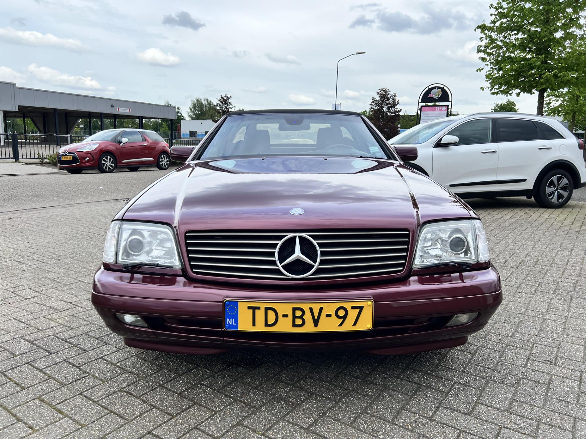 38241204-25.jpg