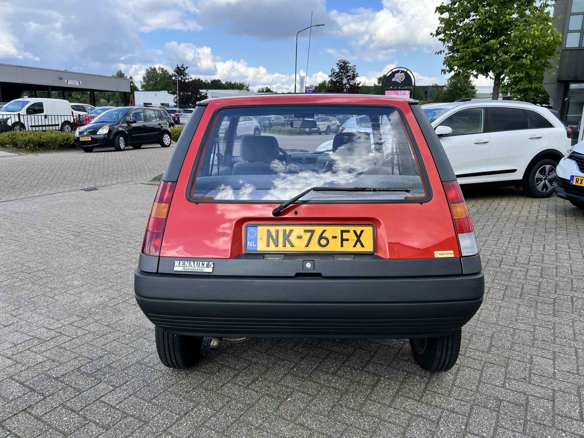 38756918-15.jpg