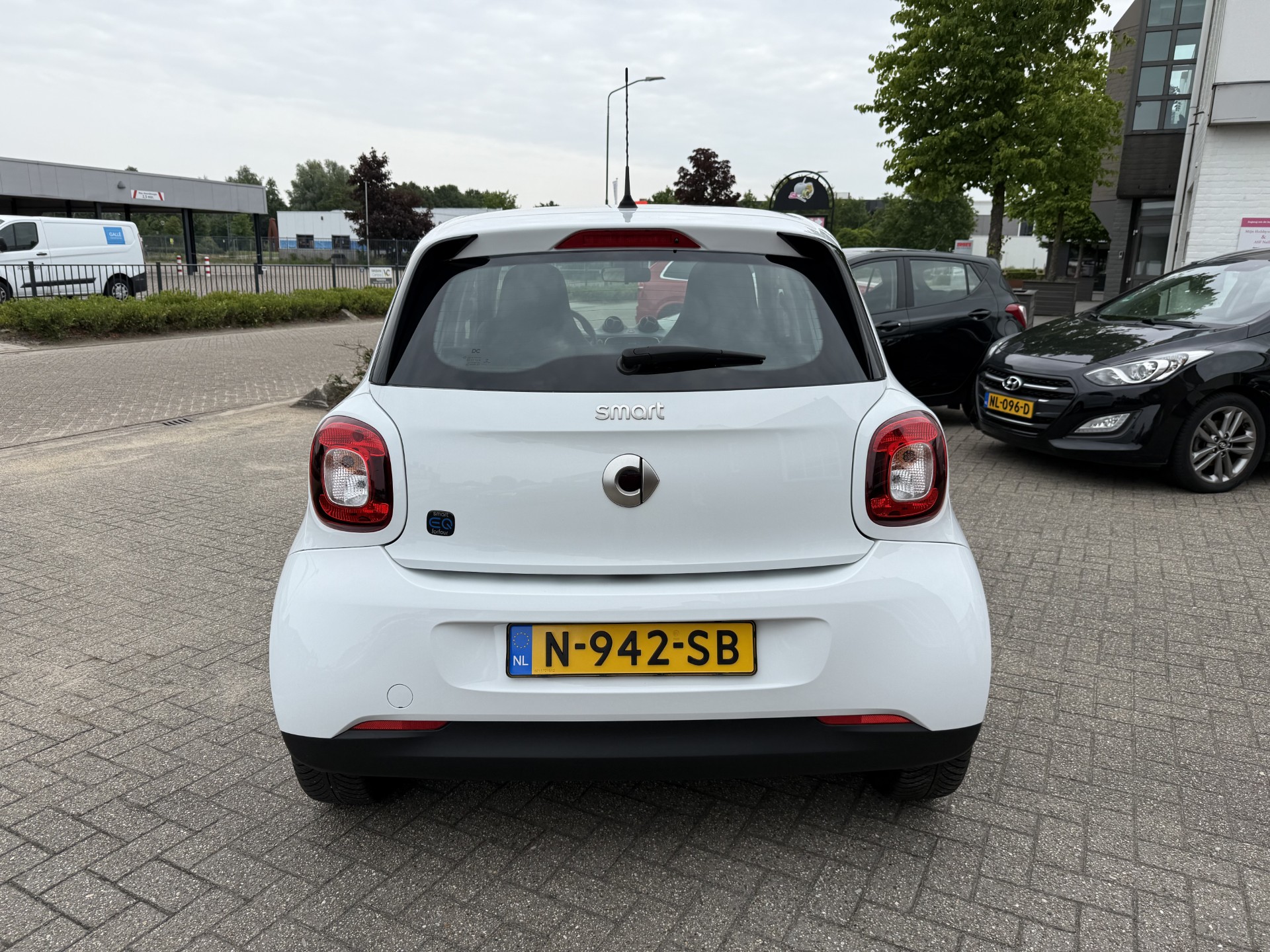 45498680-12.jpg