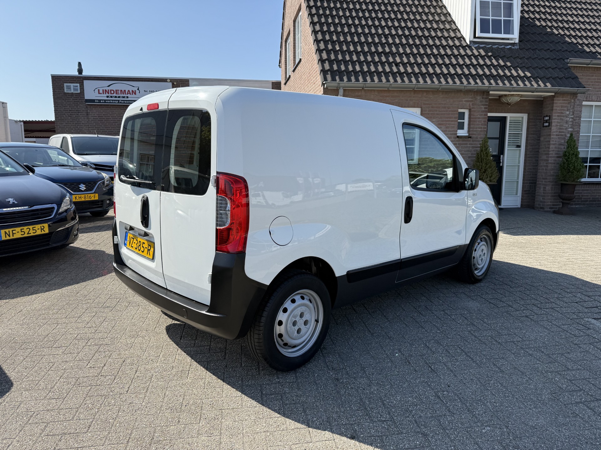 46928825-1.jpg