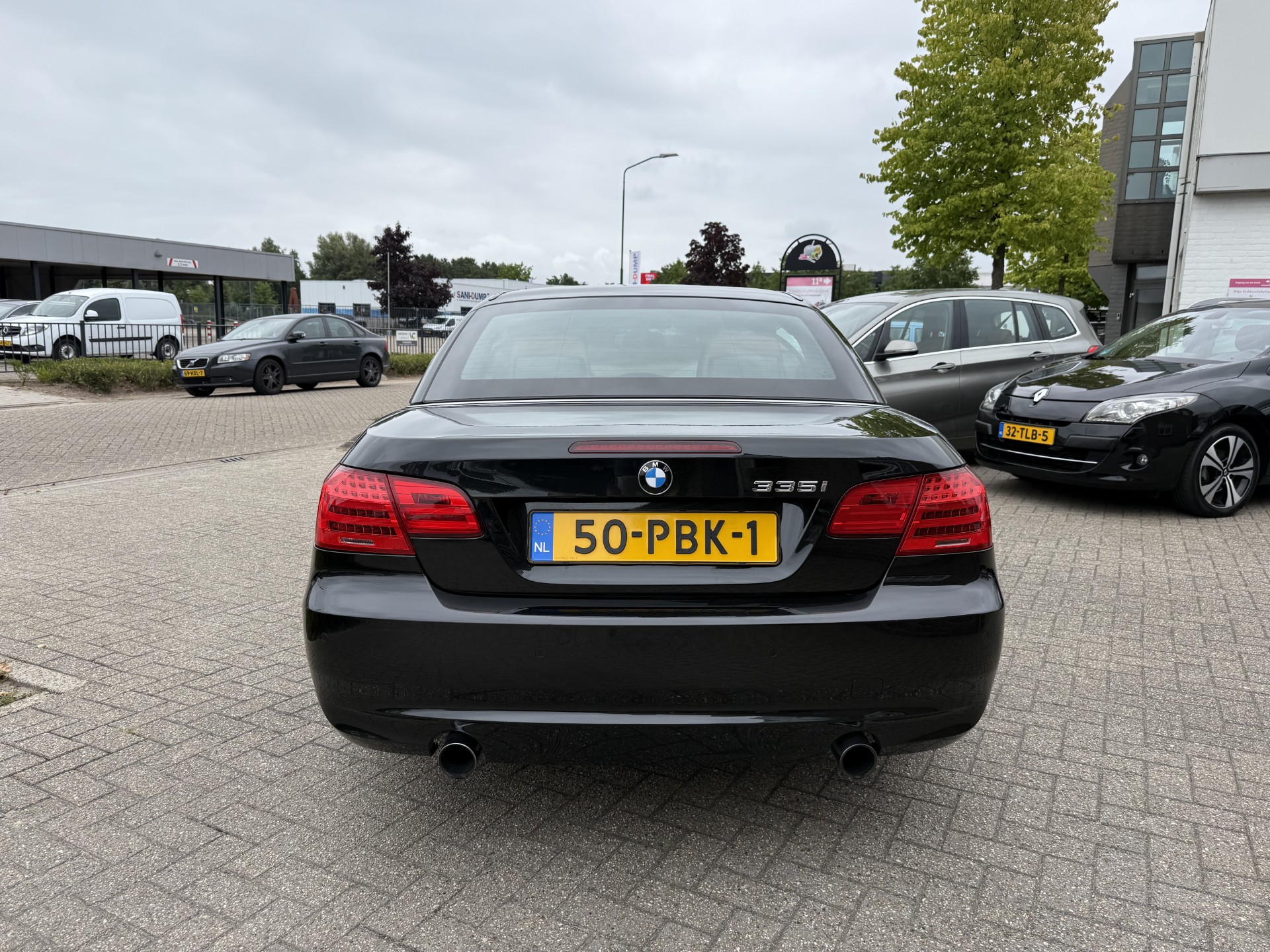 47035489-18.jpg