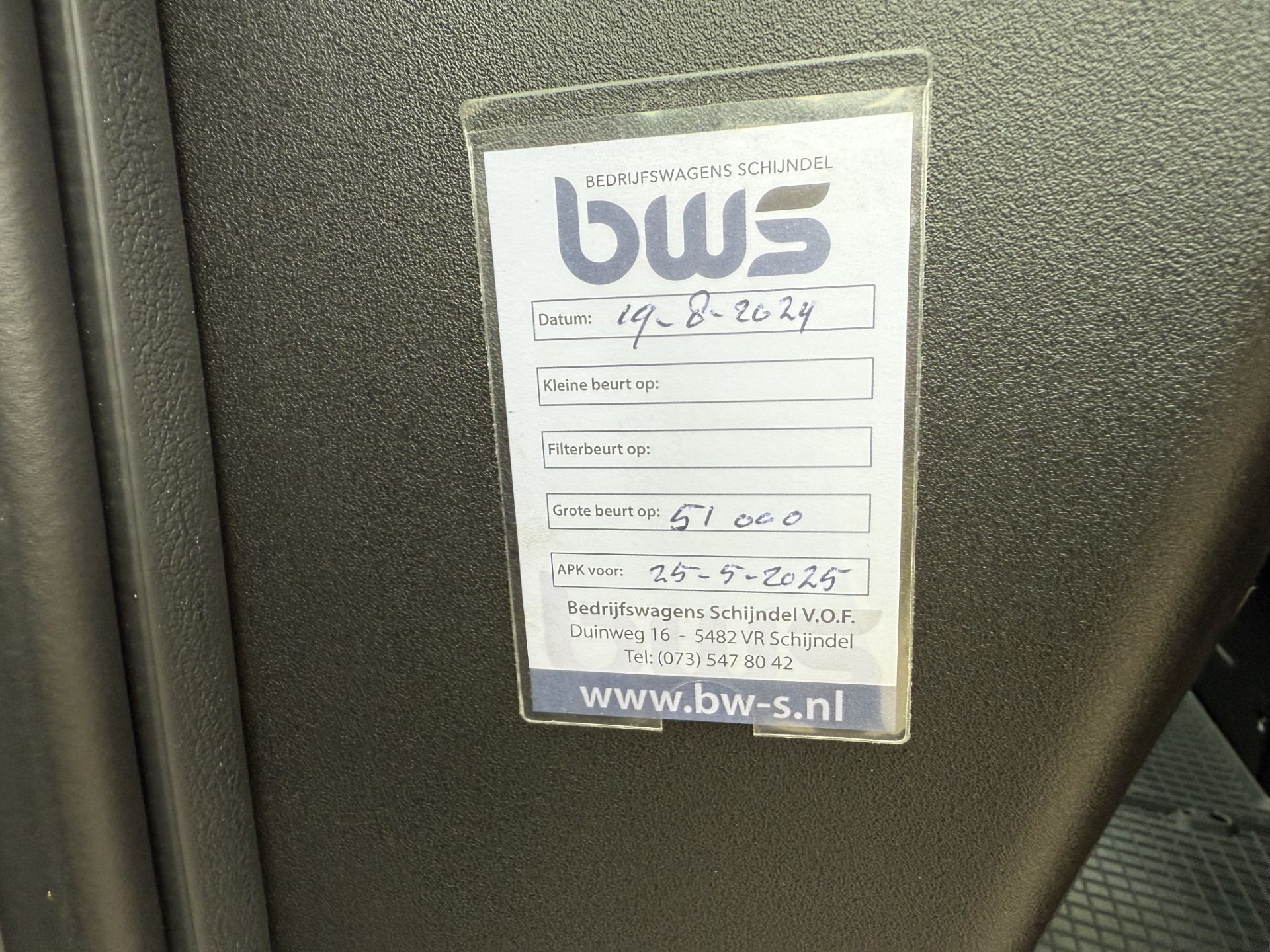 47161296-25.jpg