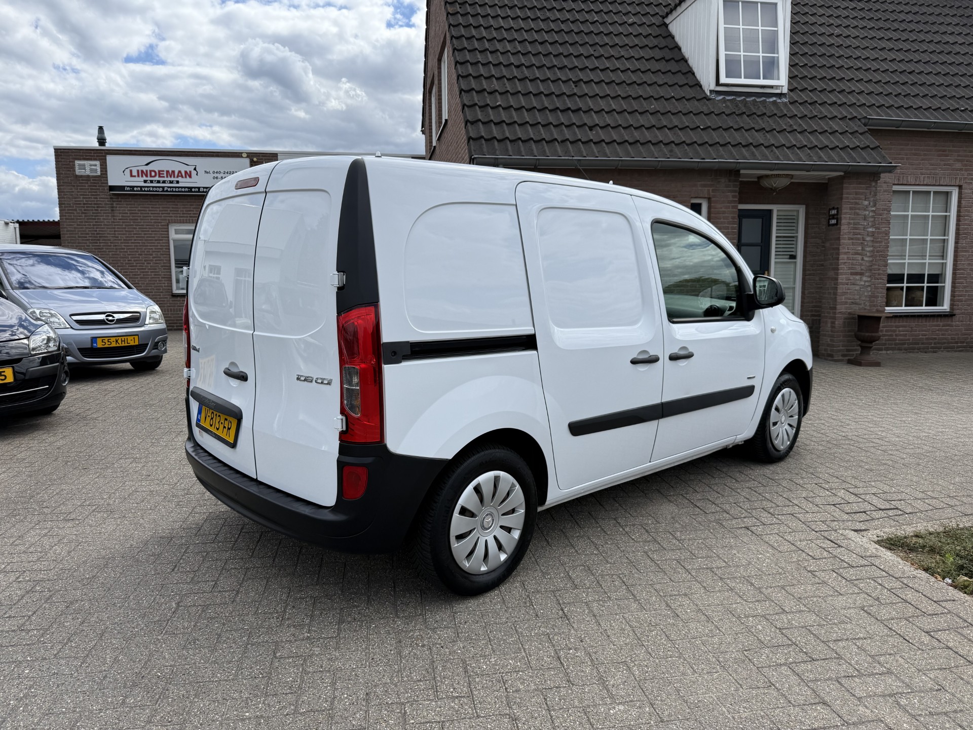 47164242-1.jpg