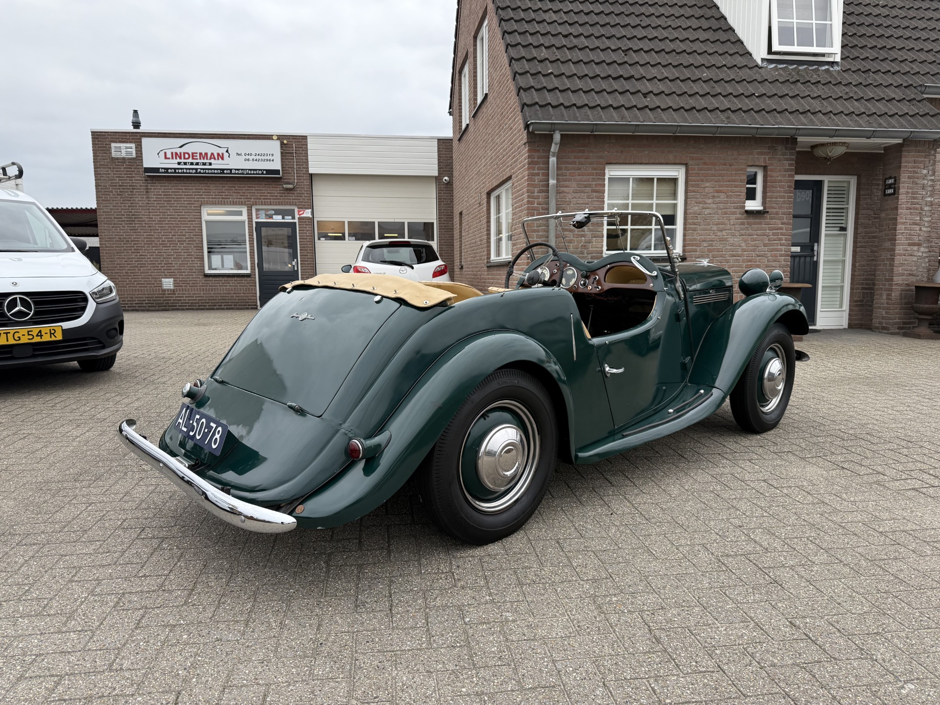 48305197-1.jpg