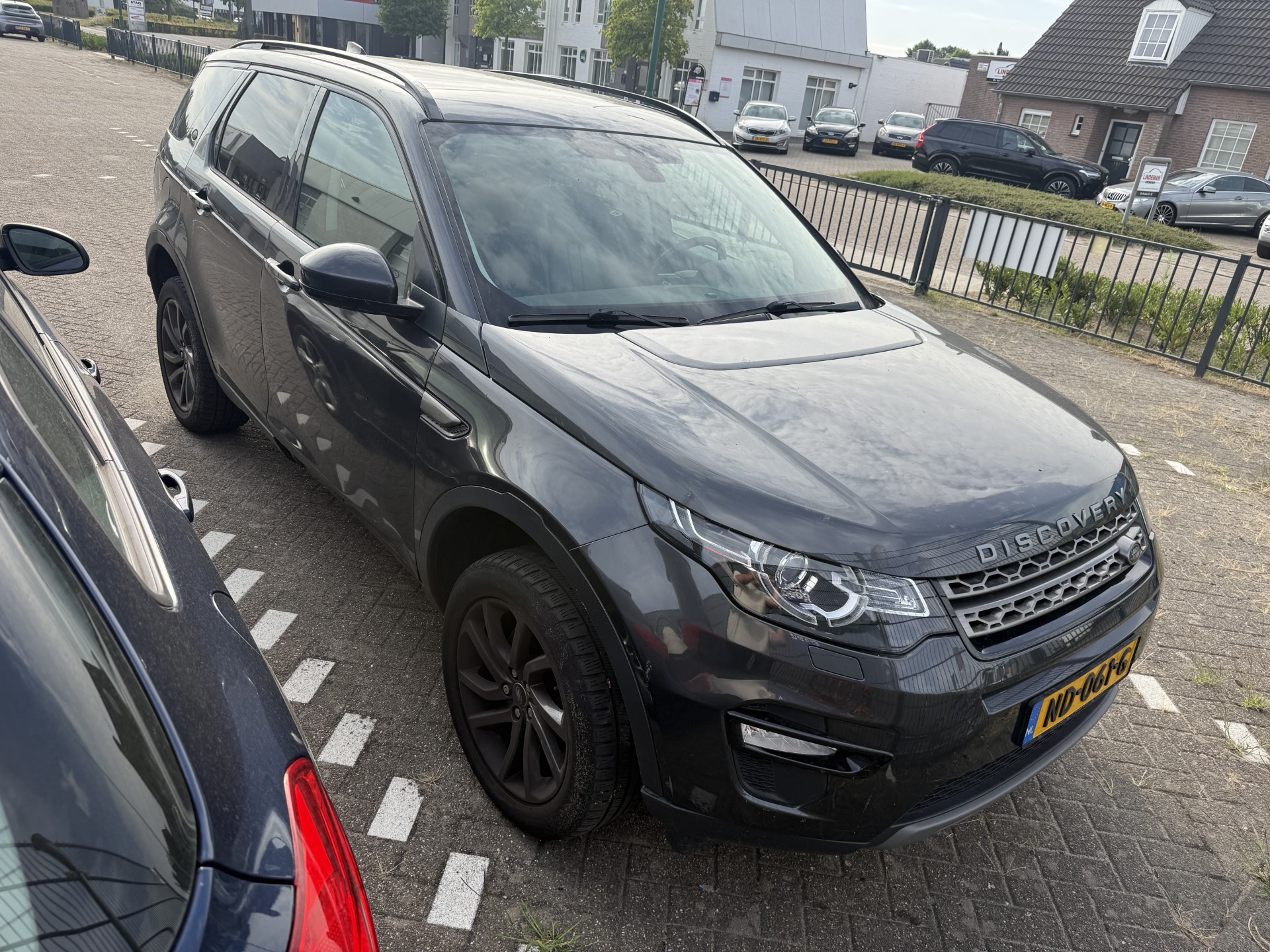 55728939-1.jpg