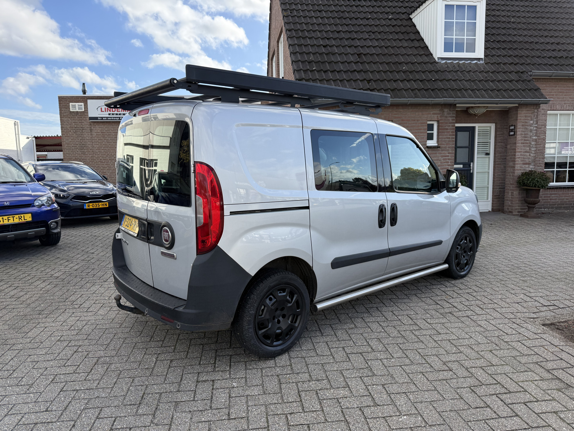 57624034-1.jpg